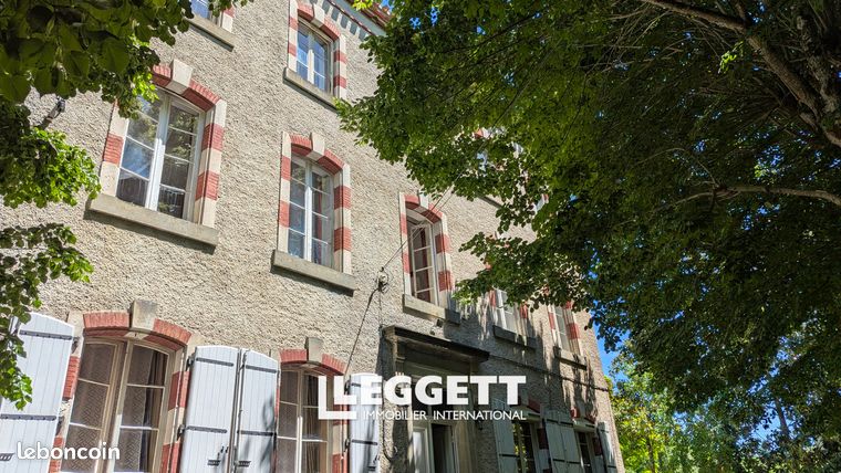 Maison 8 pièces 399 m²