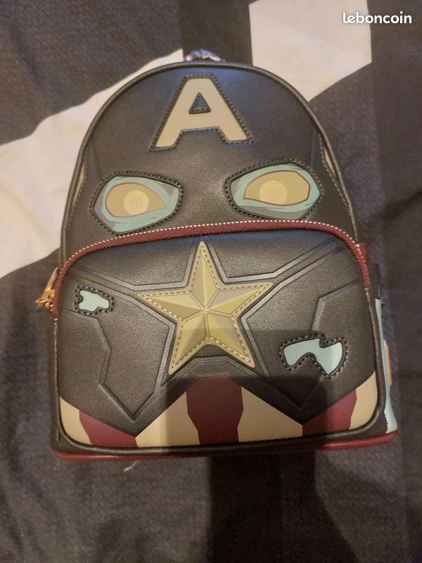 Loungefly captain marvel (image 1)
