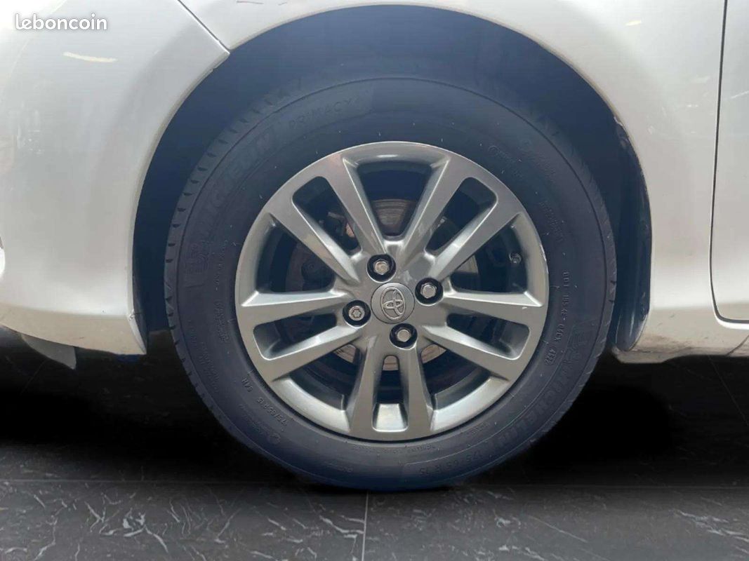 Toyota YARIS 69 VVT-I DYNAMIC 5P (image 19)