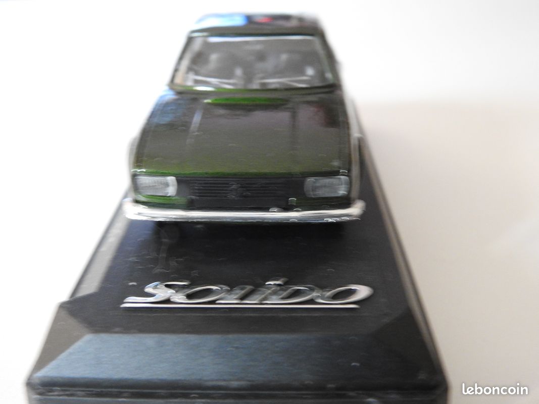PEUGEOT 504 COUPE miniature de 1978 1/43 SOLIDO DANS SA BOITE (image 4)