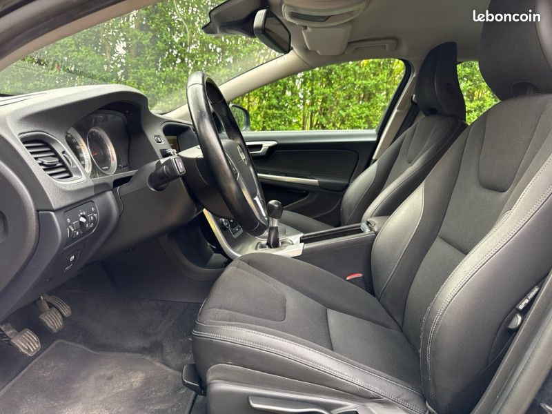 Volvo V60 T3 150CH MOMENTUM - 76.000KM * 1ERE MAIN * GARANTIE (image 13)