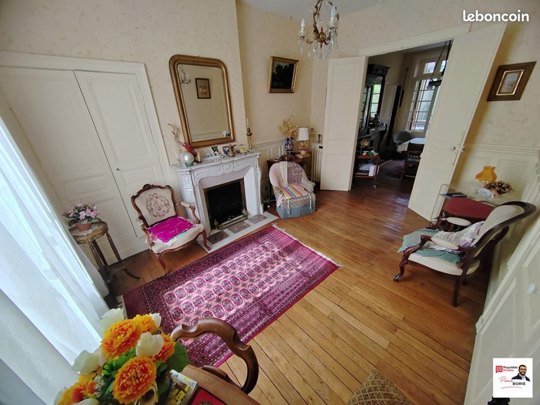 Maison 13 pièces 240 m² · à Châteauroux · 240 m² · 229 000 €