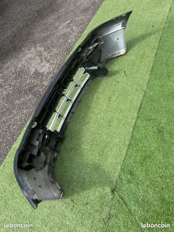 Pare-choc avant Clio 2 (image 3)