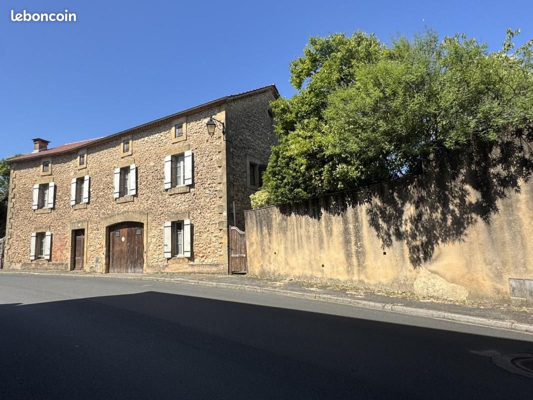 Maison 4 pièces 238 m² · à Pays de Belvès · 238 m² · 246 000 €