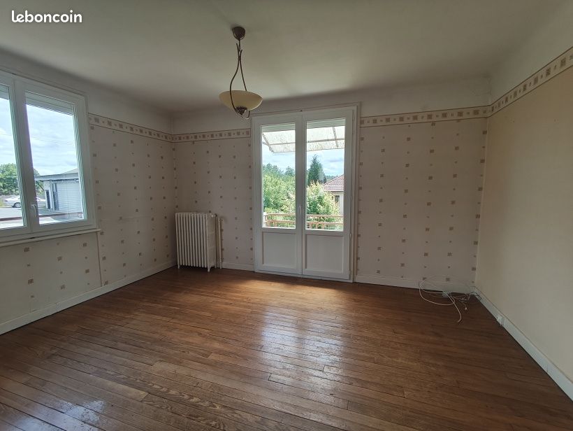 Maison 7 pièces 118 m² · à Bourg-Lastic · 118 m² · 89 000 €