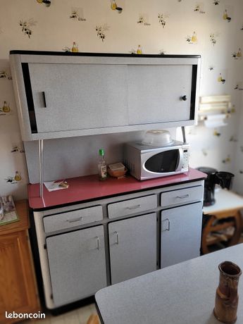 TABLE VINTAGE EN FORMICA ROUGE