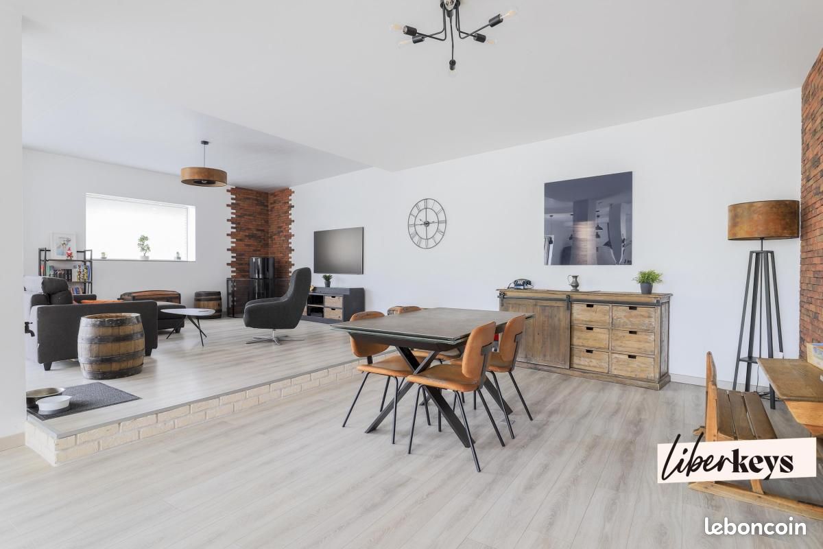 Maison 4 pièces 230 m² · à Rosières-en-Santerre · 230 m² · 410 000 €