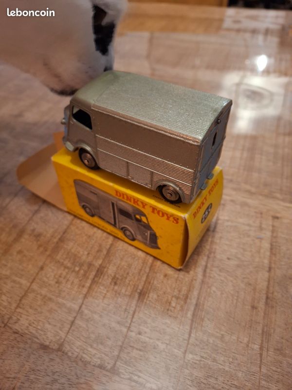 Dinky Toys F n° 25C Citroën 1200 Kg tube 1/43