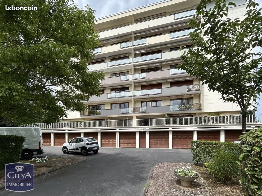Appartement 6 pièces 145 m² · à Saint-Quentin · 145 m² · 77 000 €