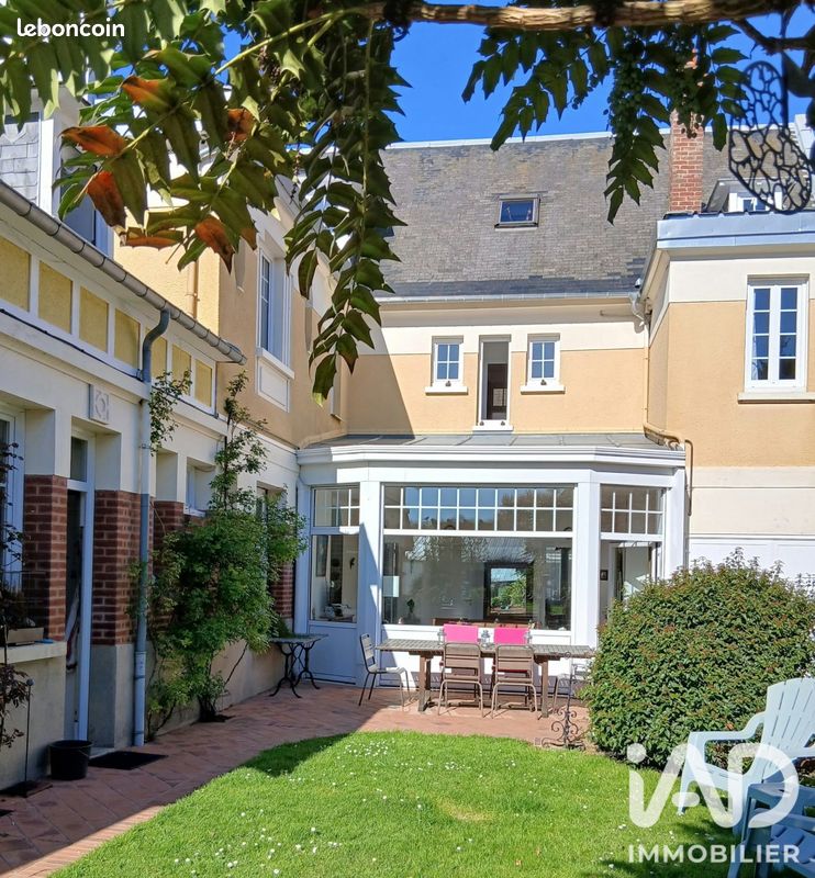 Maison 8 pièces 233 m² · à Aumale · 233 m² · 419 552 €