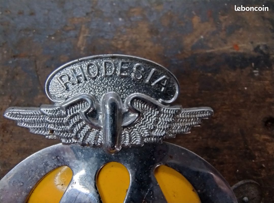 BADGE DE VOITURE - Club Automobile de France MG Jaguar Triumph VW Audi BADGE DE VOITURE - Club Automobile de France MG Jaguar Triumph VW Audi
