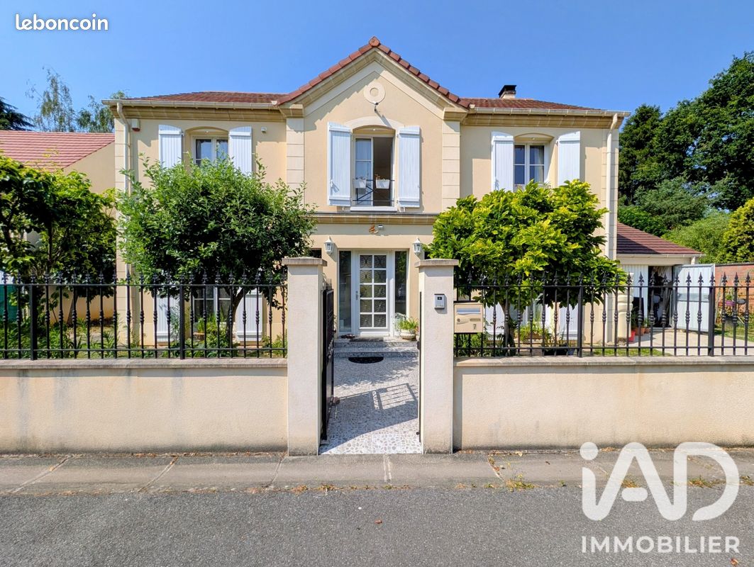 Maison 8 pièces 149 m² · à Ézanville · 149 m² · 540 000 €