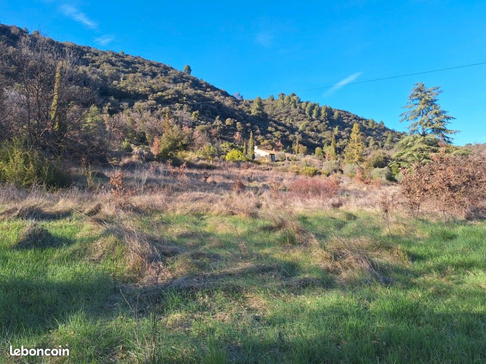 Terrain 925 m² Allemagne En Provence · à Allemagne-en-Provence · 70 000 €