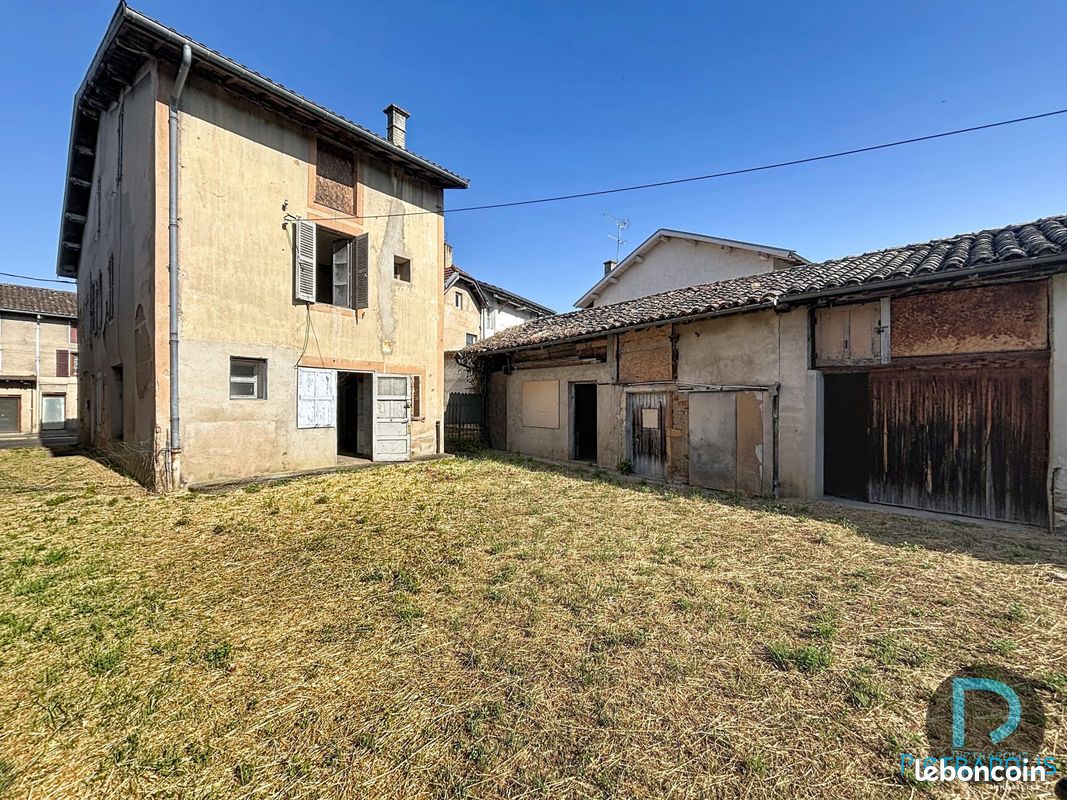 Immeuble 256 m² · à Pont-de-Veyle · 256 m² · 129 000 €