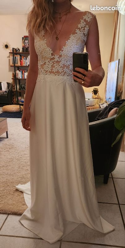 Robe de mariée col V en dentelle (image 8)