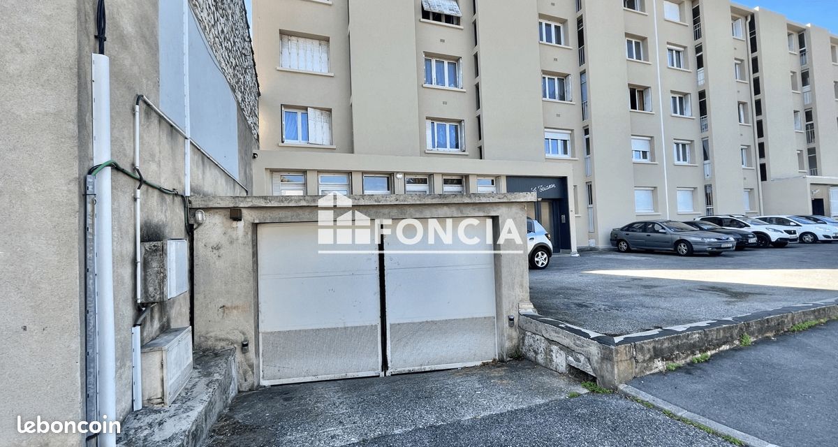 Garage · à Guilherand-Granges · 59 €/mois