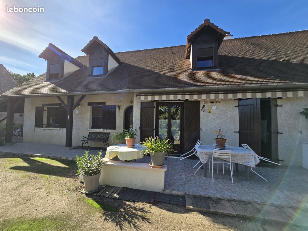 Maison 6 pièces 169 m² · à Abrest · 169 m² · 298 000 €