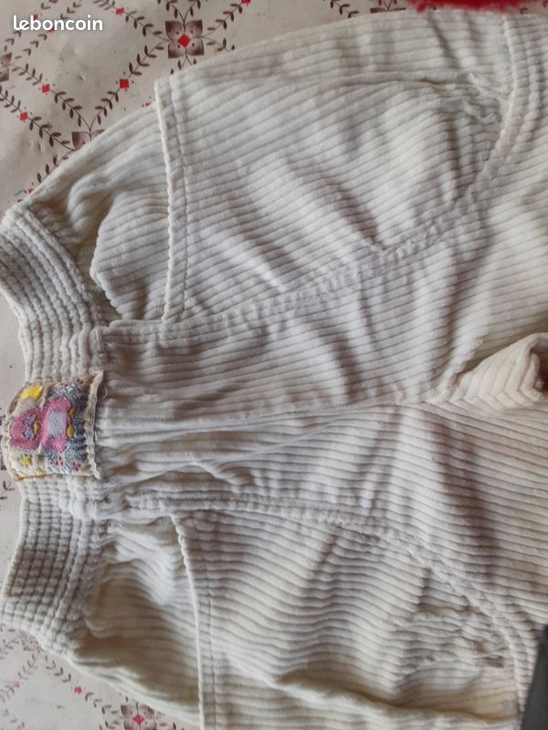 À vendre à l'unité layette 18 mois, pantalons et 1 pull laine à donner avec 1achat (image 3)