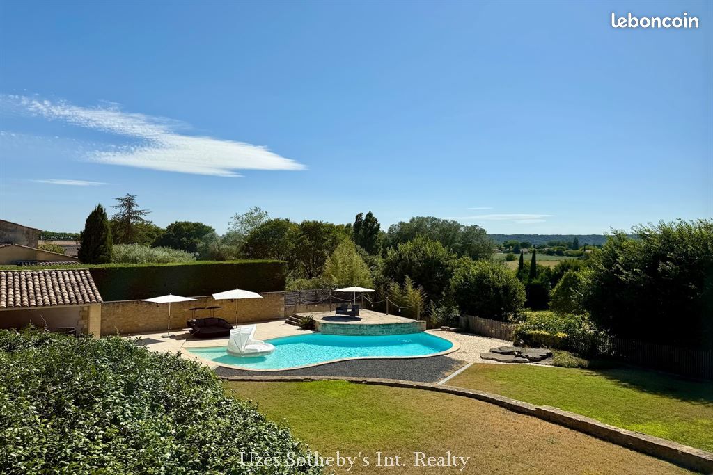 Maison 9 pièces 340 m² · à Uzès · 340 m² · 990 000 €