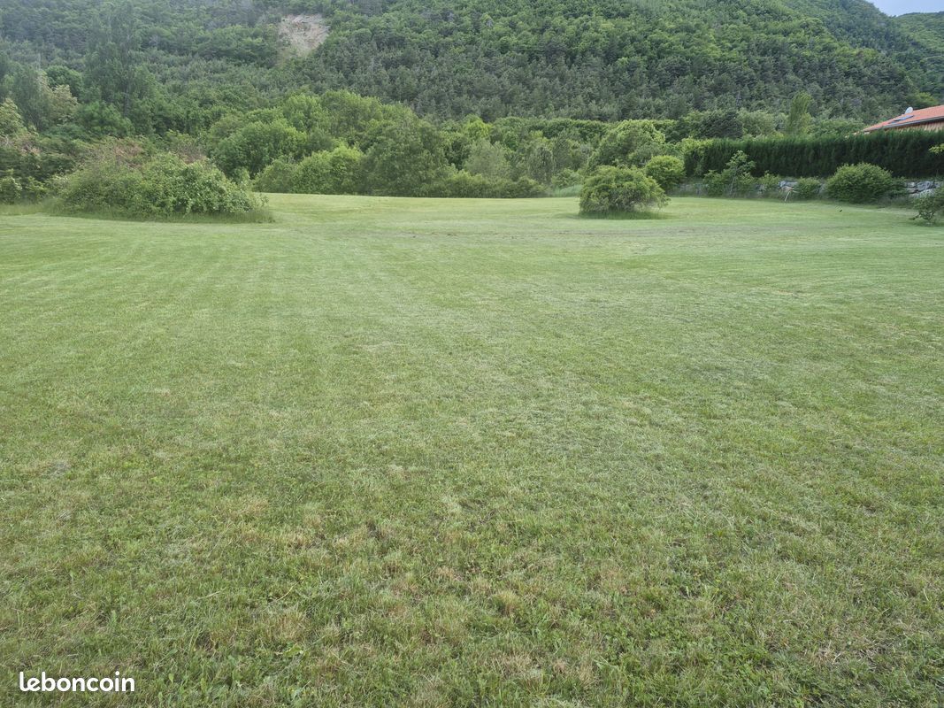Terrain constructible · à Barcillonnette · 190 000 €