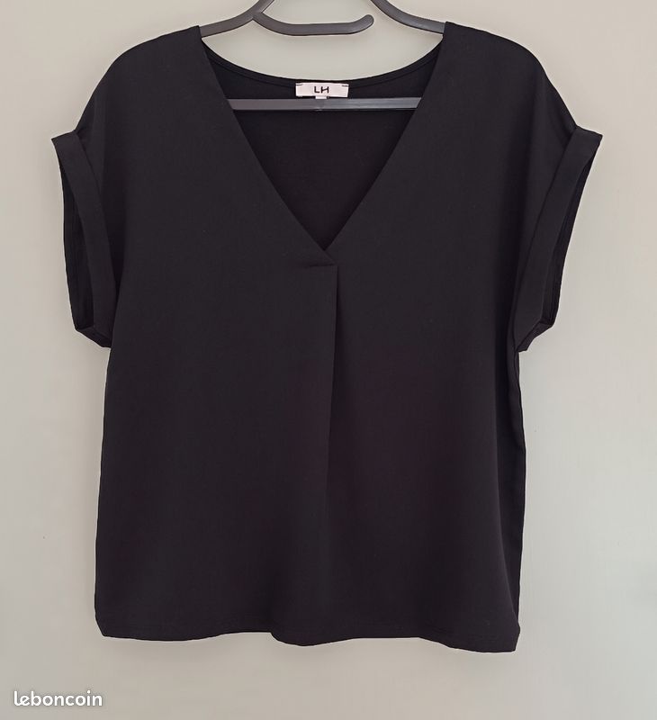 Blouse fluide élégante noire (image 17)