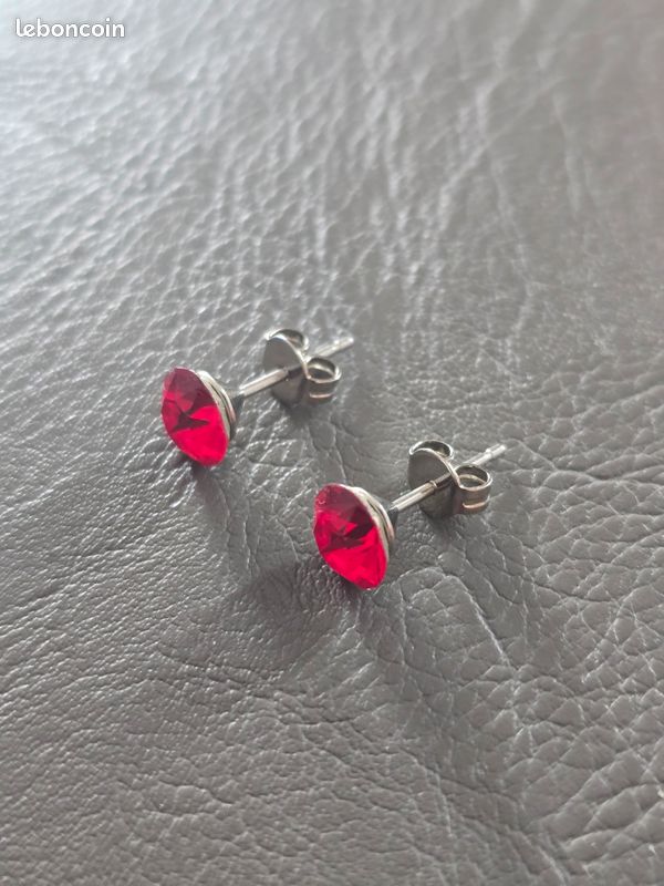 Boucles d'oreilles Swarovski – Cristaux Rouges Passion ✨ (image 2)