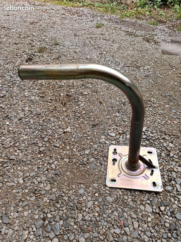 Fixation pour antenne ou parabole (image 1)