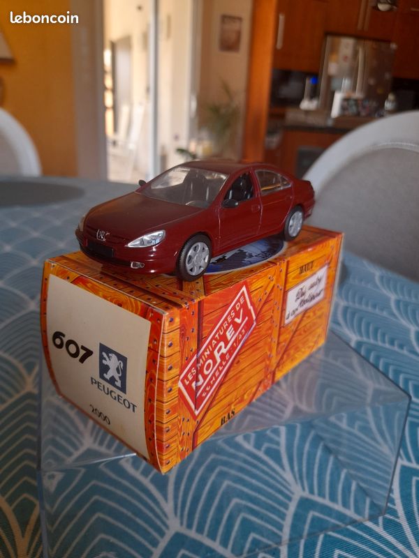 1/43 NOREV PEUGEOT 607 EUR 32,50 - FR