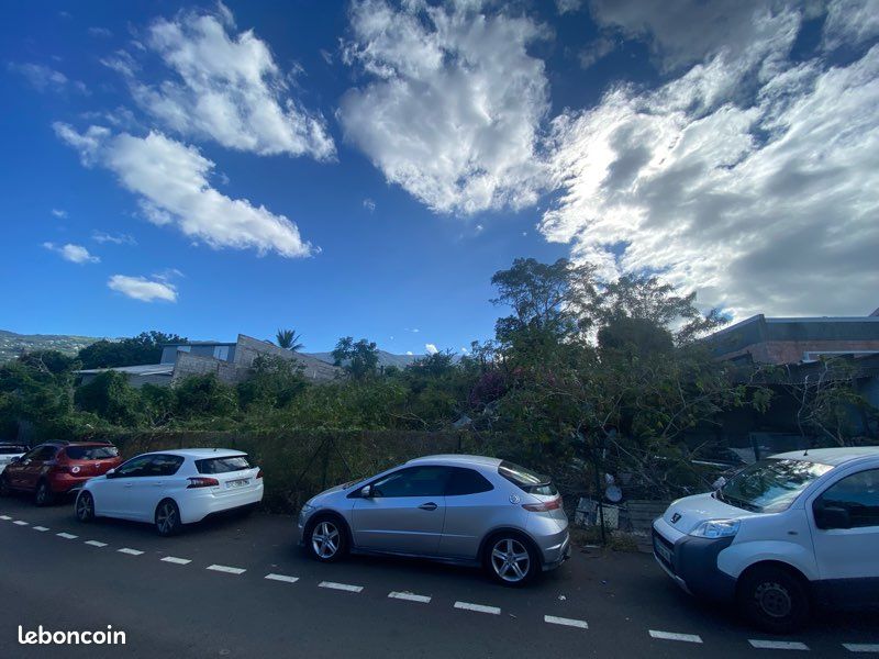 Vend terrain 1200 m2 · à L'Étang-Salé · 650 000 €