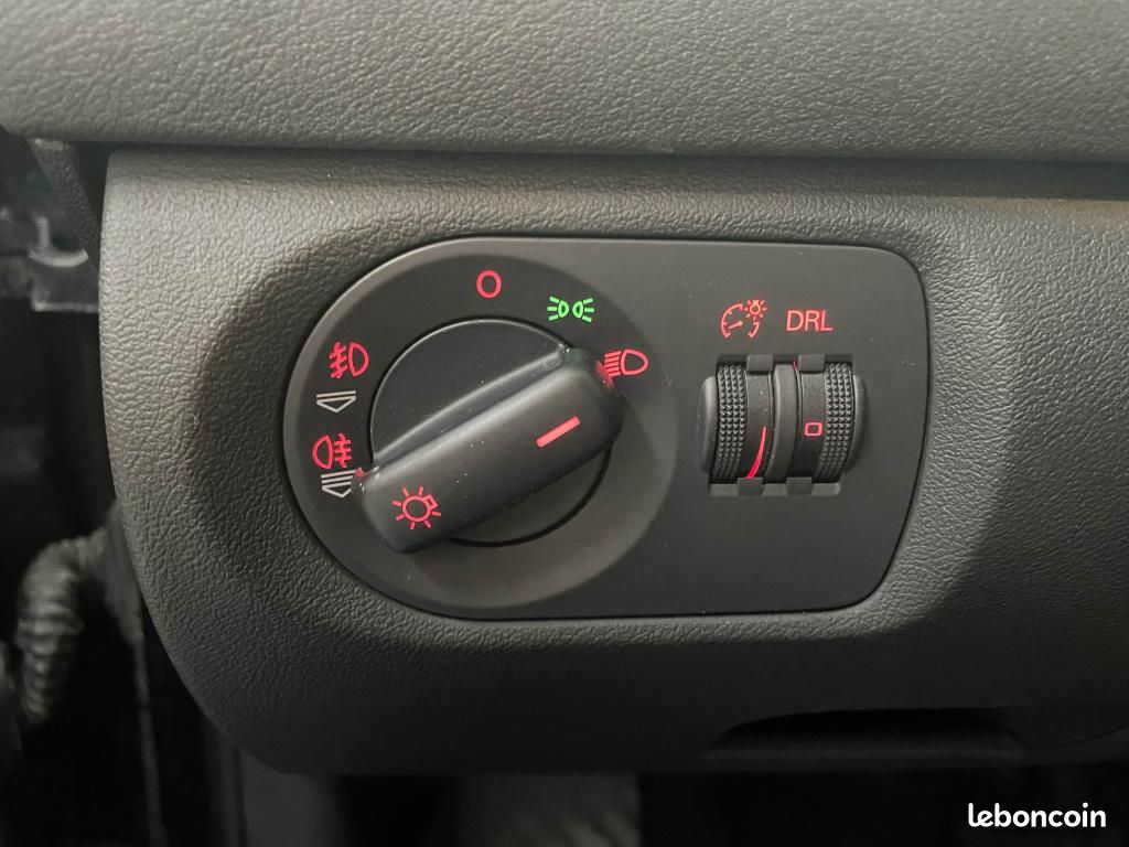AUDI A3 Quattro 3.2i V6 - DSG 8P - Ambition Luxe / Sièges chauffants - Attelage (image 17)