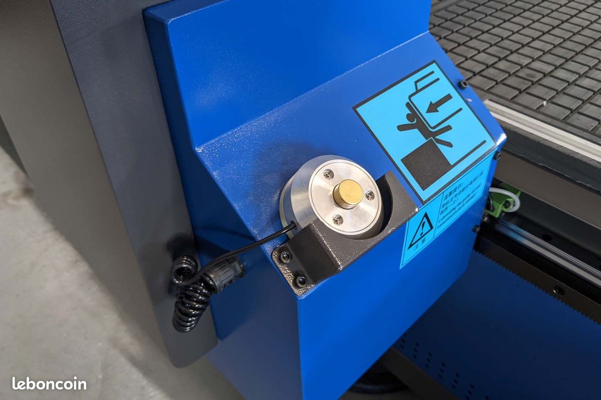 CNC H3000 / H3000 VAC Industrielle 1250x2500 à 2000x3000 – Table à vide – Fabrication Européenne (image 6)