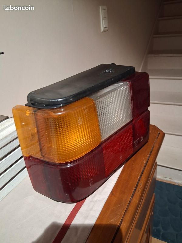 Feu arrière gauche pour Citroën BX (image 2)