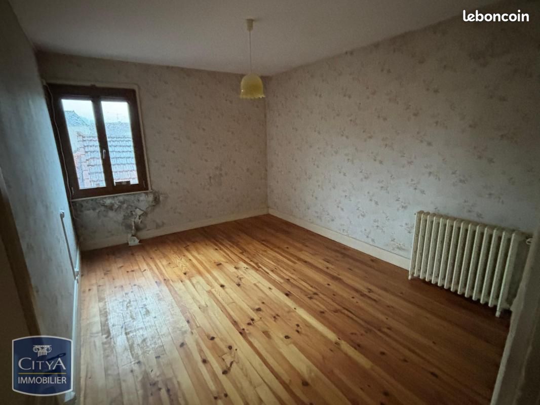 Maison 5 pièces 105 m² · à La Pacaudière · 105 m² · 107 000 €