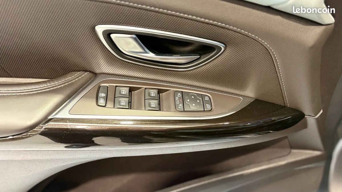 Renault Espace 2.0 dCi 200ch Initiale Paris - 7 places - Toit ouvrant - Sièges chauffants ventilés massants - Apple CarPlay - Régulateur adaptatif - Caméra de recul (image 21)
