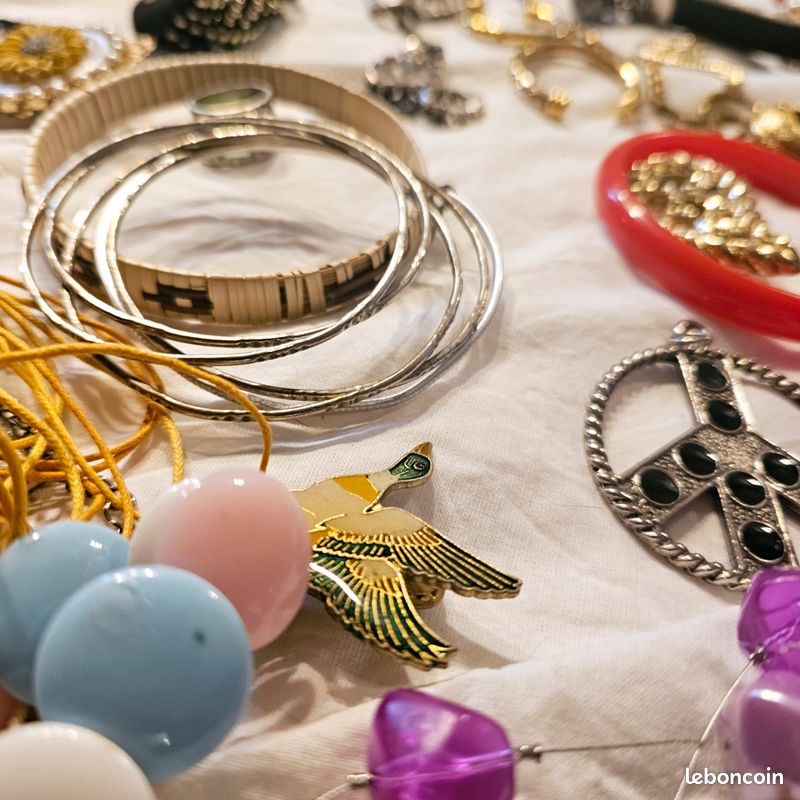 Lot De Bijoux Vintage Et Anciens - Assortiment De Pièces Uniques D'occasion
