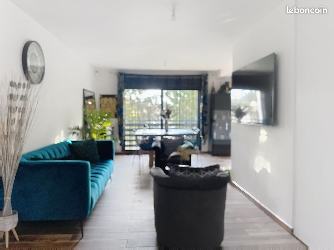 Appartement 5 pièces 106 m² · à Montreuil · 106 m² · 2 100 €/mois