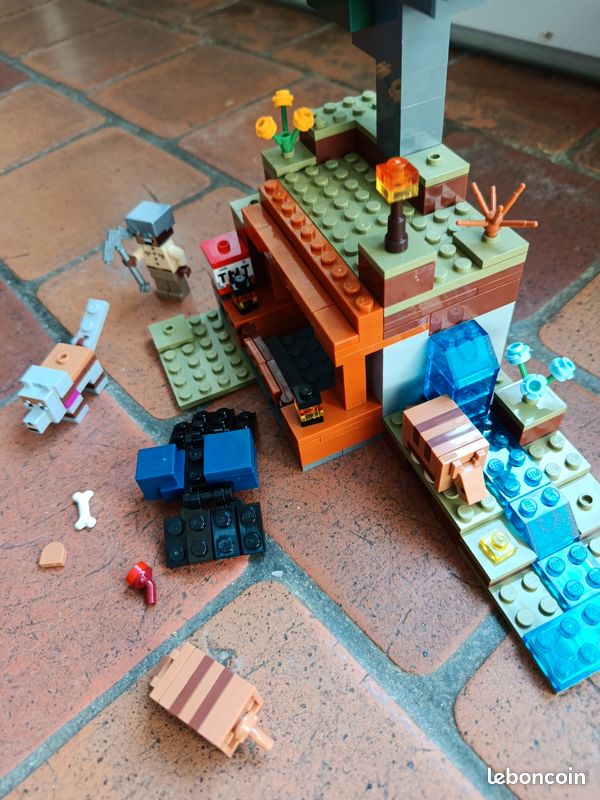 Lego Minecraft 21269 (image 3)