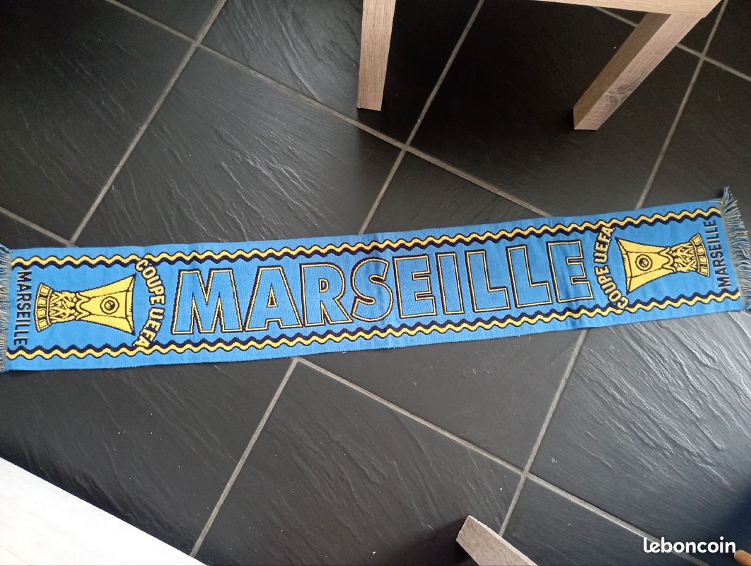 Écharpe UEFA CUP En Satin – Très Cotée – Fan De Football