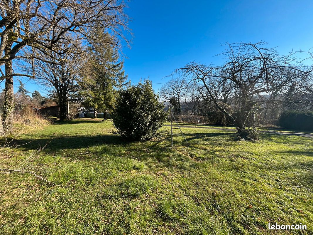 Terrain 967 m² · à Saint-Benoît · 967 m² · 149 000 €