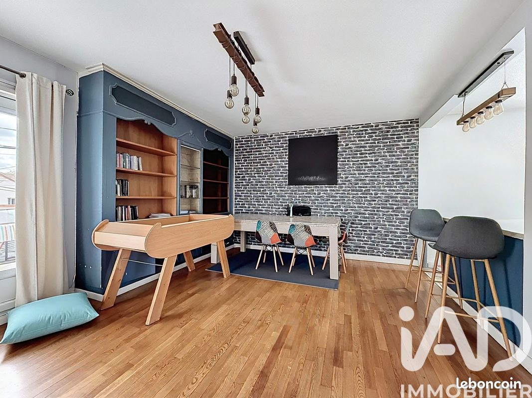 Maison 5 pièces 98 m² · à Villeneuve-le-Roi · 98 m² · 695 000 €