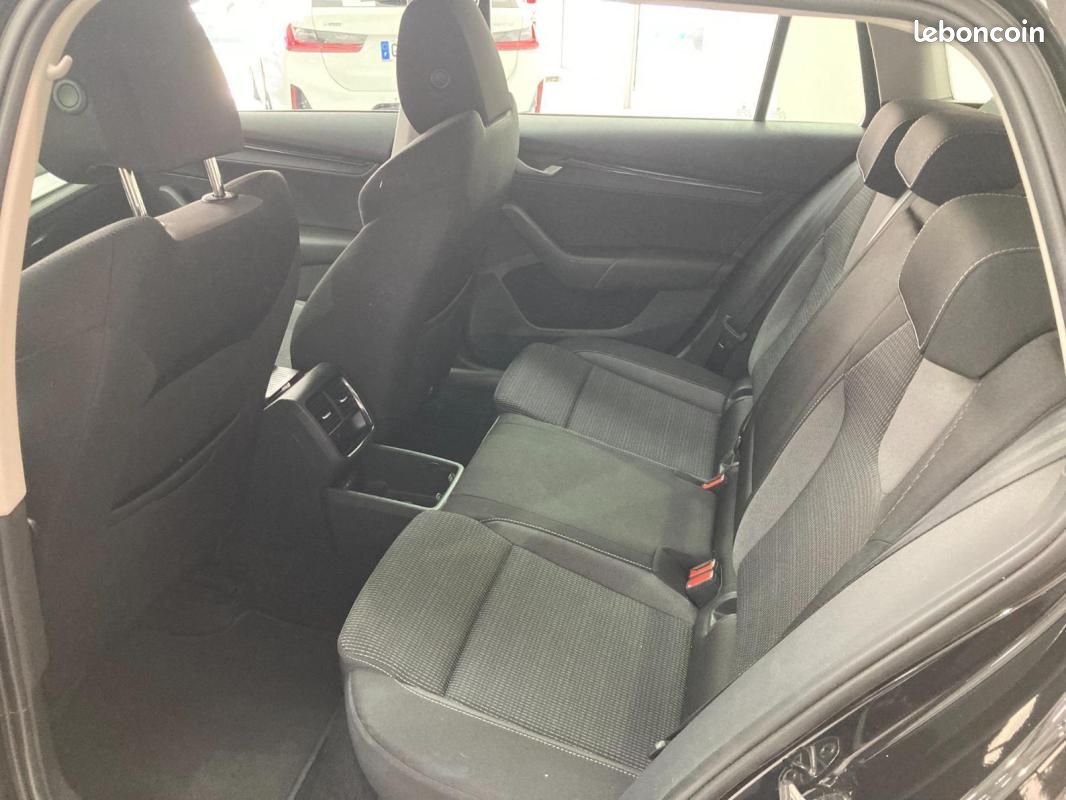 Skoda Octavia COMBI 2.0 TDI 150 CH SCR DSG7 SELECTION (image 7)