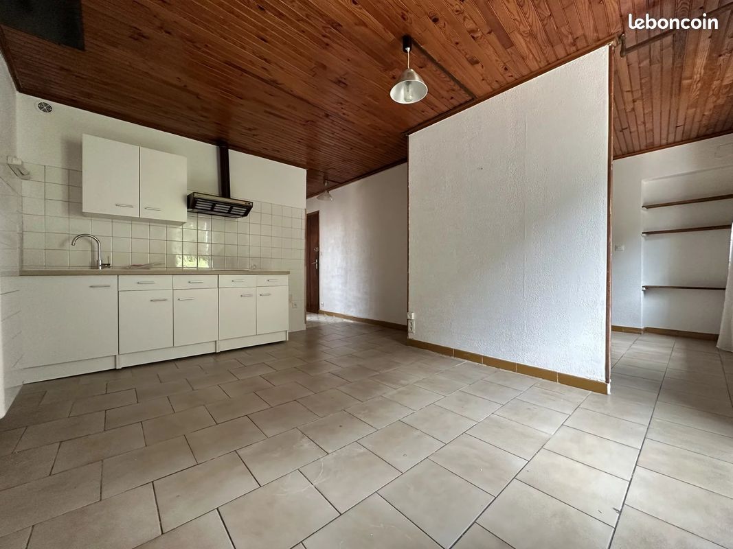 Appartement 1 pièce 30 m² · à Lodève · 30 m² · 405 €