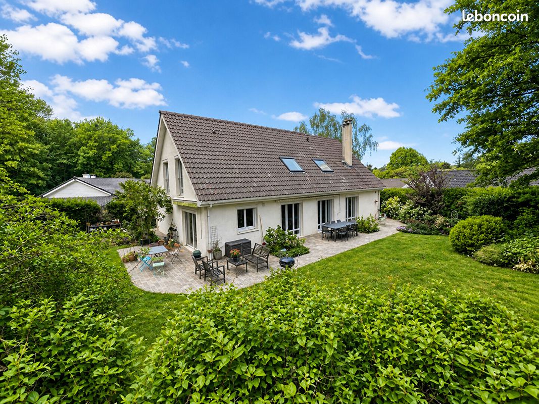 Maison 7 pièces 180 m² · à Santeny · 180 m² · 595 000 €