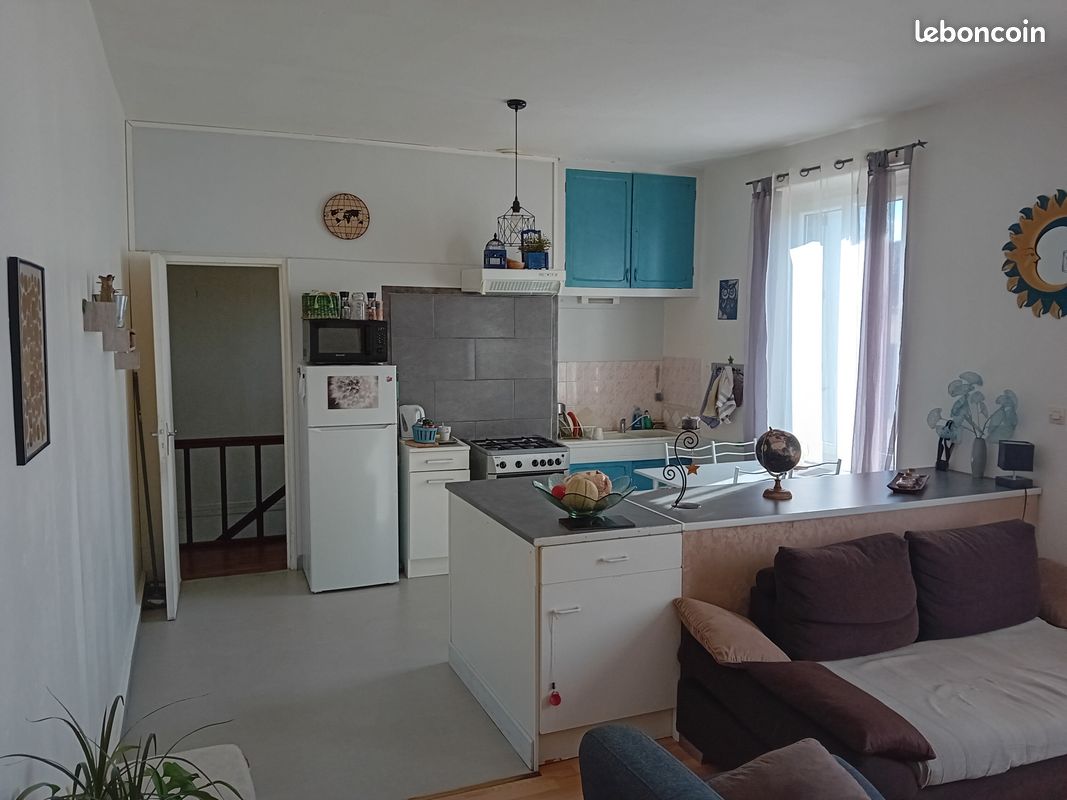 Immeuble 3 pièces 93 m² · à Civray · 93 m² · 110 000 €