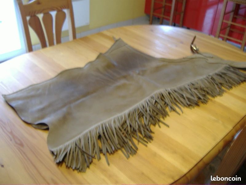 Chaps Western en Cuir Premium : Confort et Style, Achetez