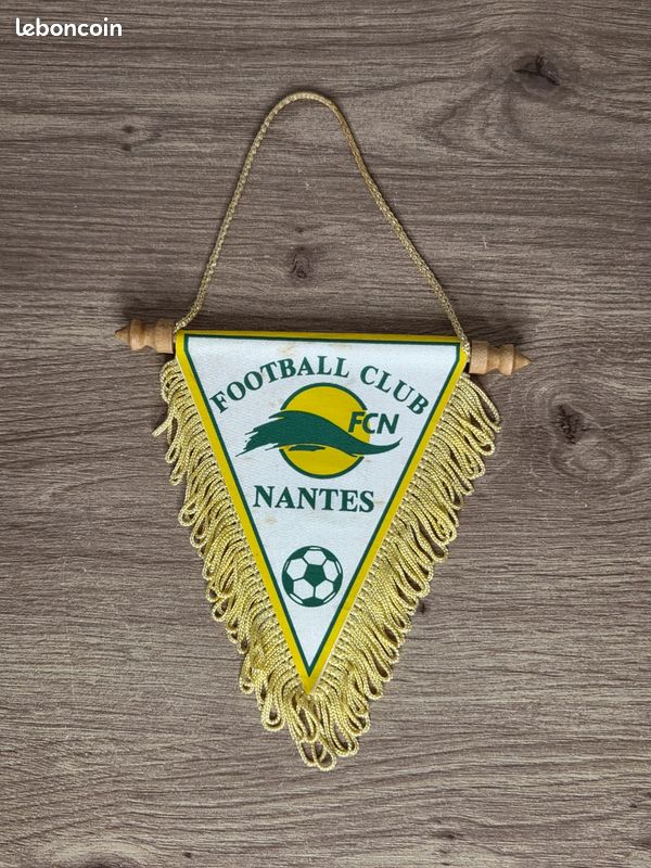 Fanion Vintage FC Nantes – Petit Format 10x12 Cm, Club Français