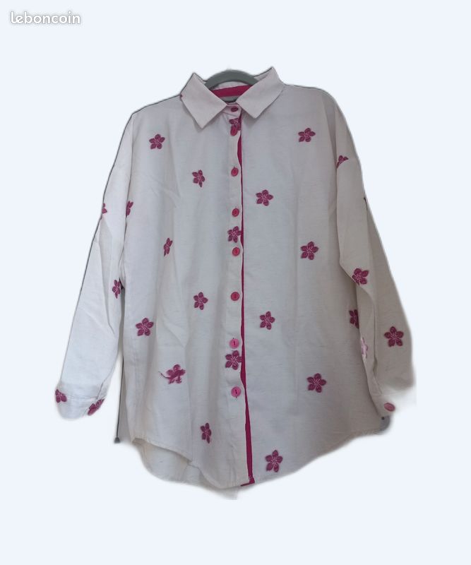 Chemise blanche à fleurs roses brodées taille 38 à 40 M/L Vêtements