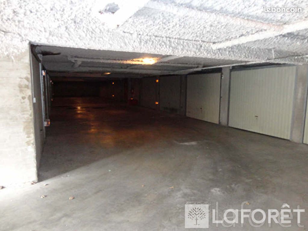 Parking 13 m² · à Orsay · 13 m² · 95 €/mois