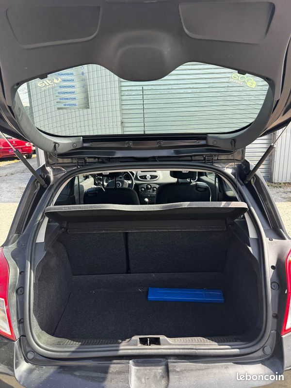 Renault clio 1.2 dynamique 2011 (image 9)