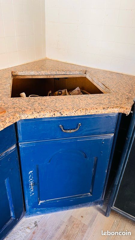 Meuble de cuisine avec plan de travail en marbre (image 7)